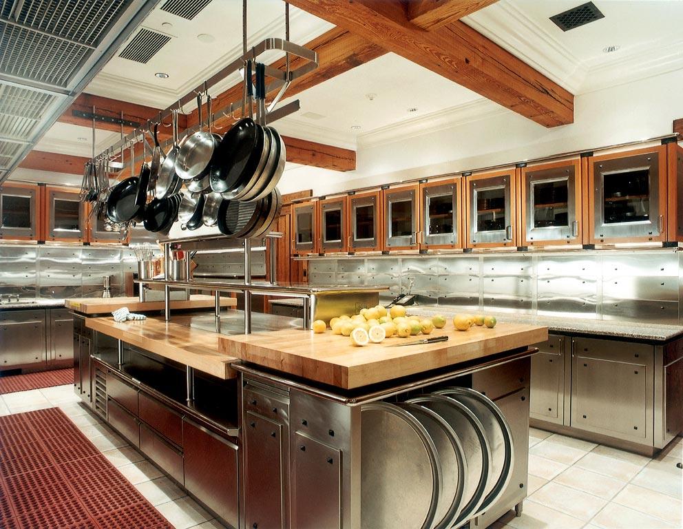 Read more about the article Why Is Good Kitchen Layout Important For Restaurants