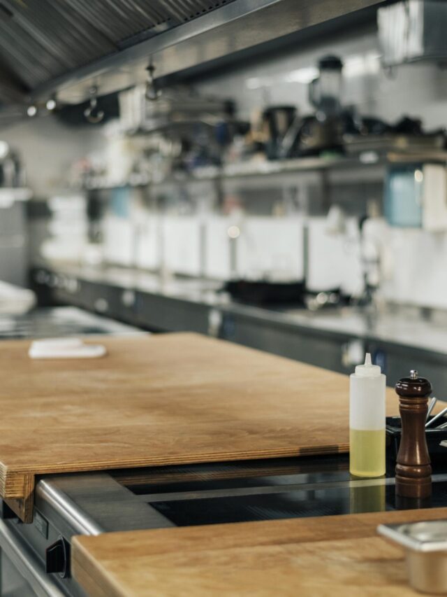 Read more about the article Crafting a Stylish and Inviting Commercial Kitchen Ambience