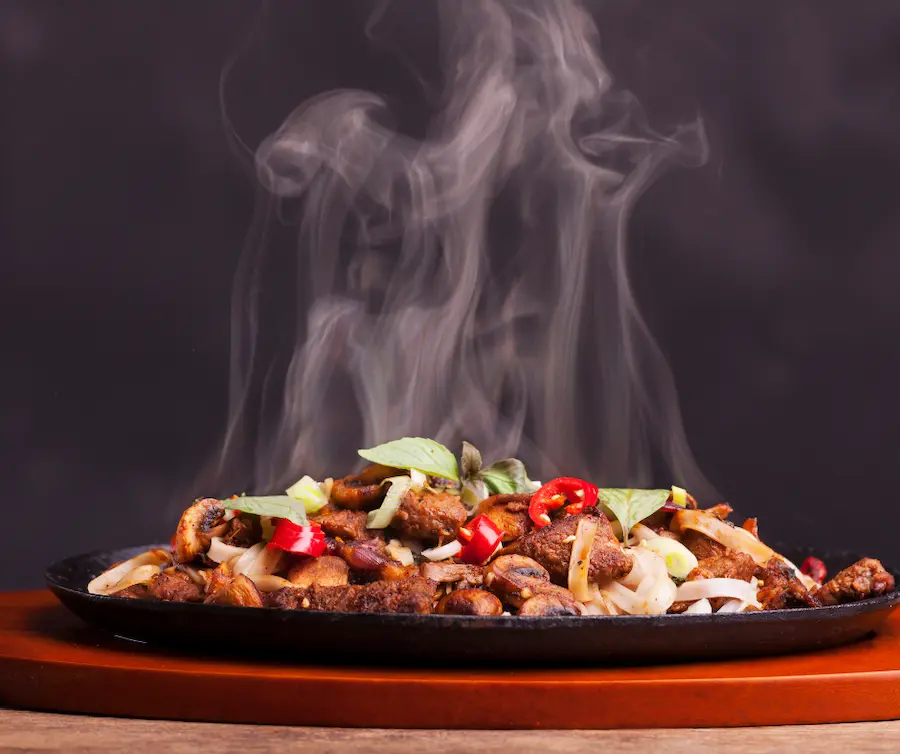 aromatic sizzling food