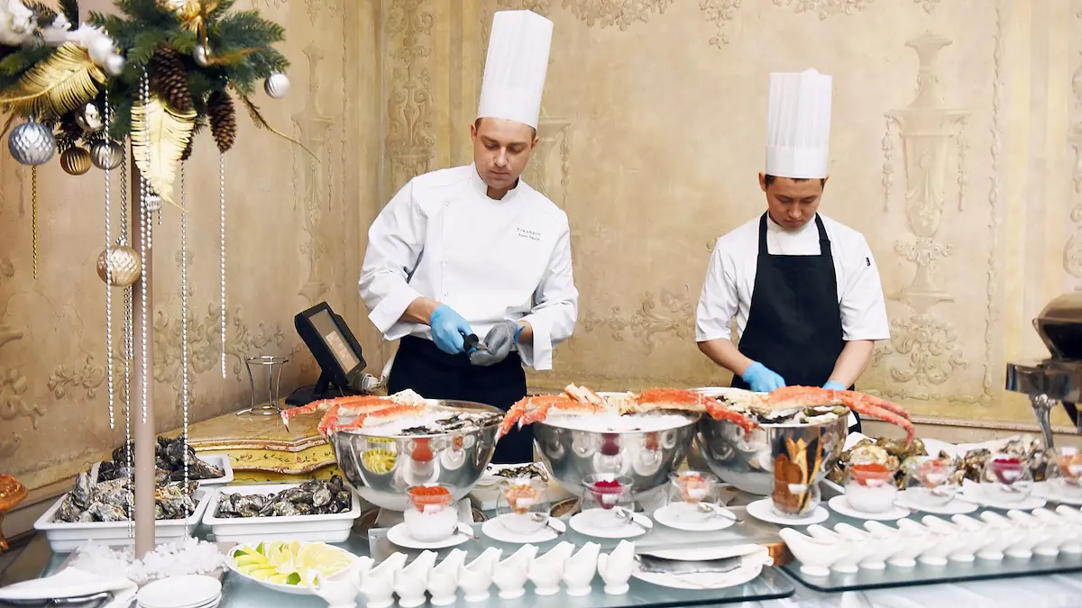 Read more about the article The Role of a Food and Beverage Consultant in Shaping Successful Dining Experiences