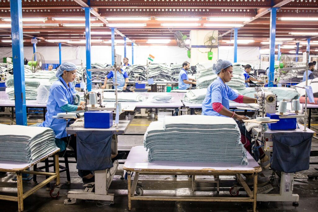 Hotel laundry workflow planning for efficient linen handling